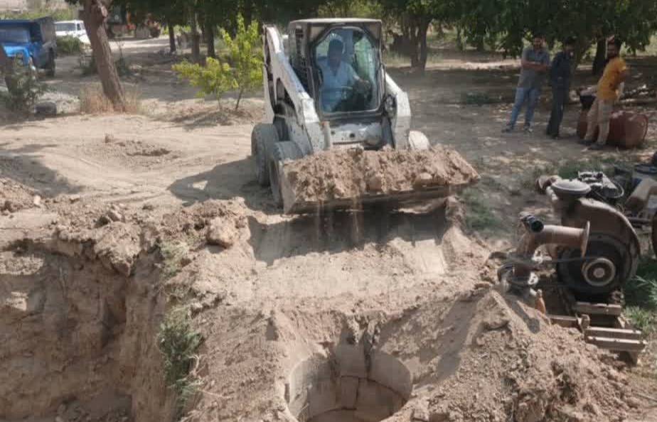 انسداد ۴ حلقه چاه غیرمجاز در روستای کوهین کبودرآهنگ