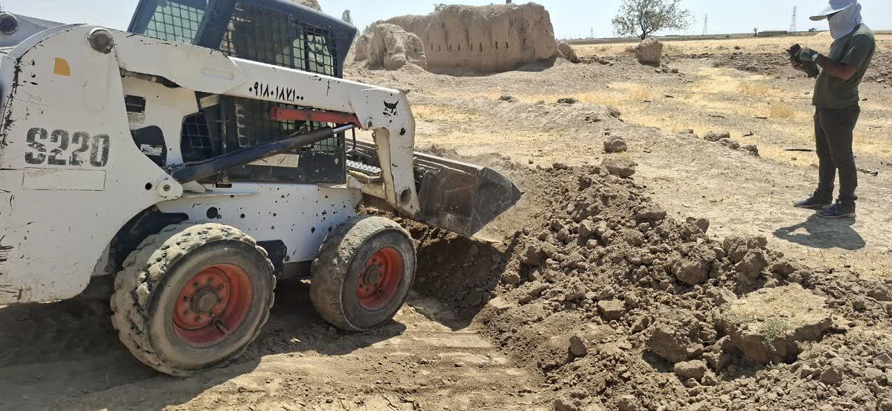 انسداد ۲ حلقه چاه غیرمجاز در روستای خیرآباد رزن